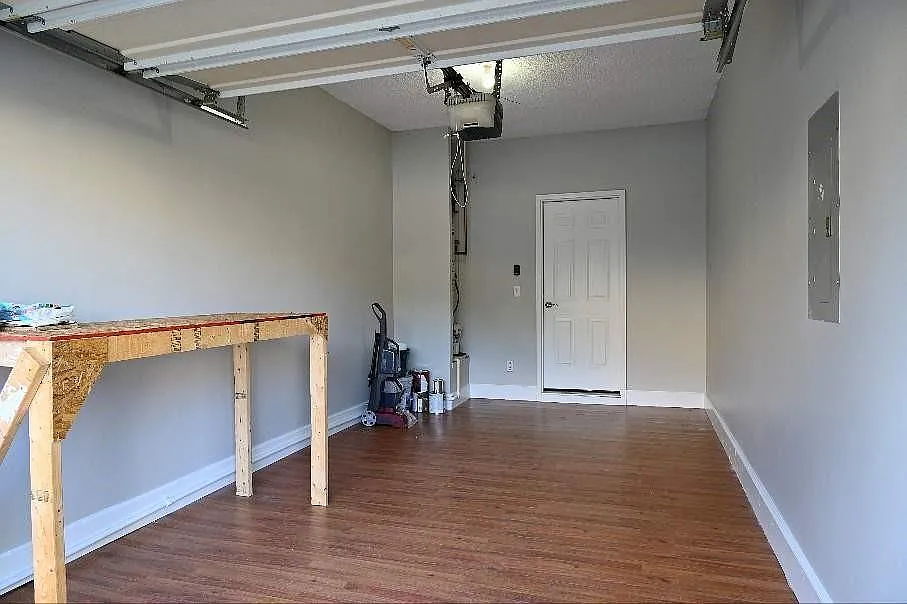 3 bed, 2.5 bath, 1436 sqft, $2,250 — Photo 2