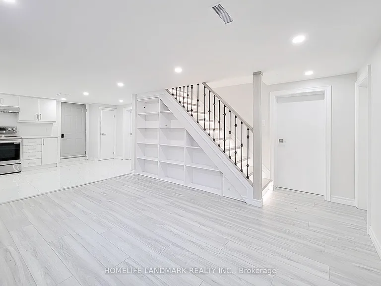 75 Bayview Dr #LOWER — Photo 14