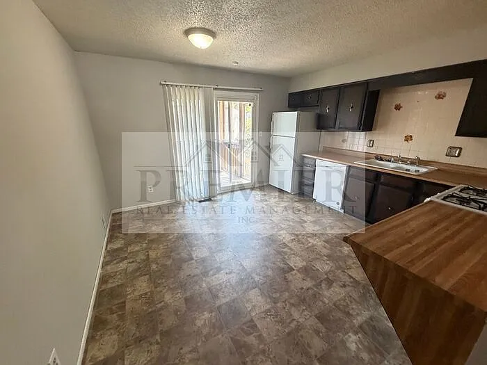 3 bed, 1.5 bath, 998 sqft, $1,325 — Photo 4