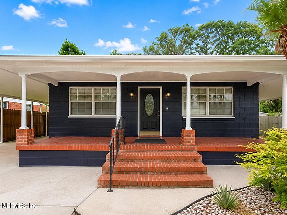 3rd image of 6419 N BALLEJO Court