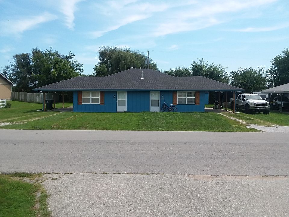1st image of 207 N 9th St