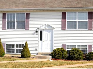 1036 Arlington Ct, Warrenton, MO 63383