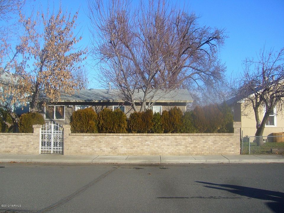 1st image of 203 E Naches Ave