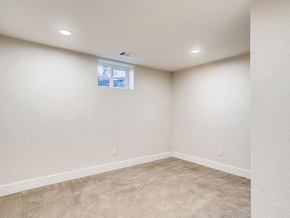 2nd image of 4408 Vallejo St