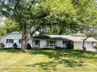 2263 Preisman Dr, Niskayuna, NY 12309