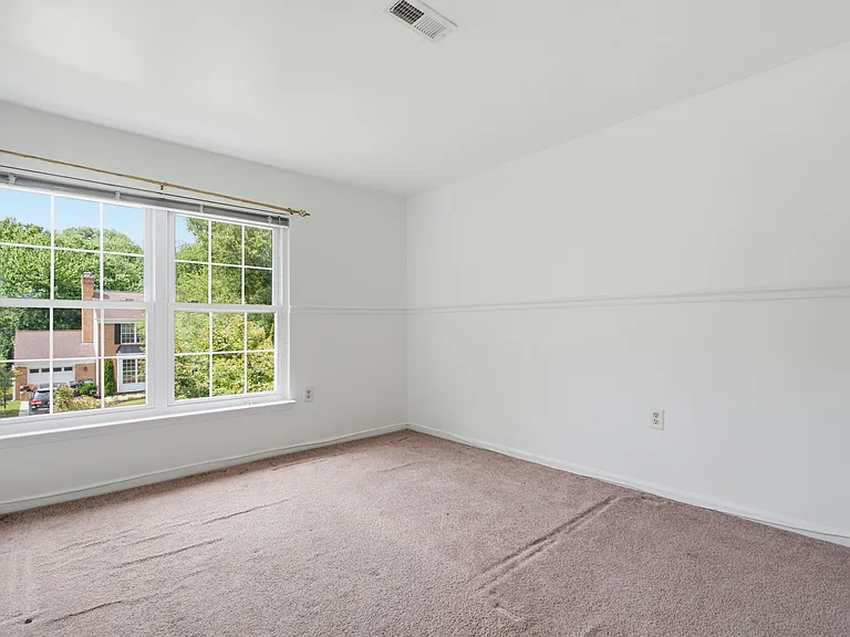 10205 Balsamwood Dr — Photo 24