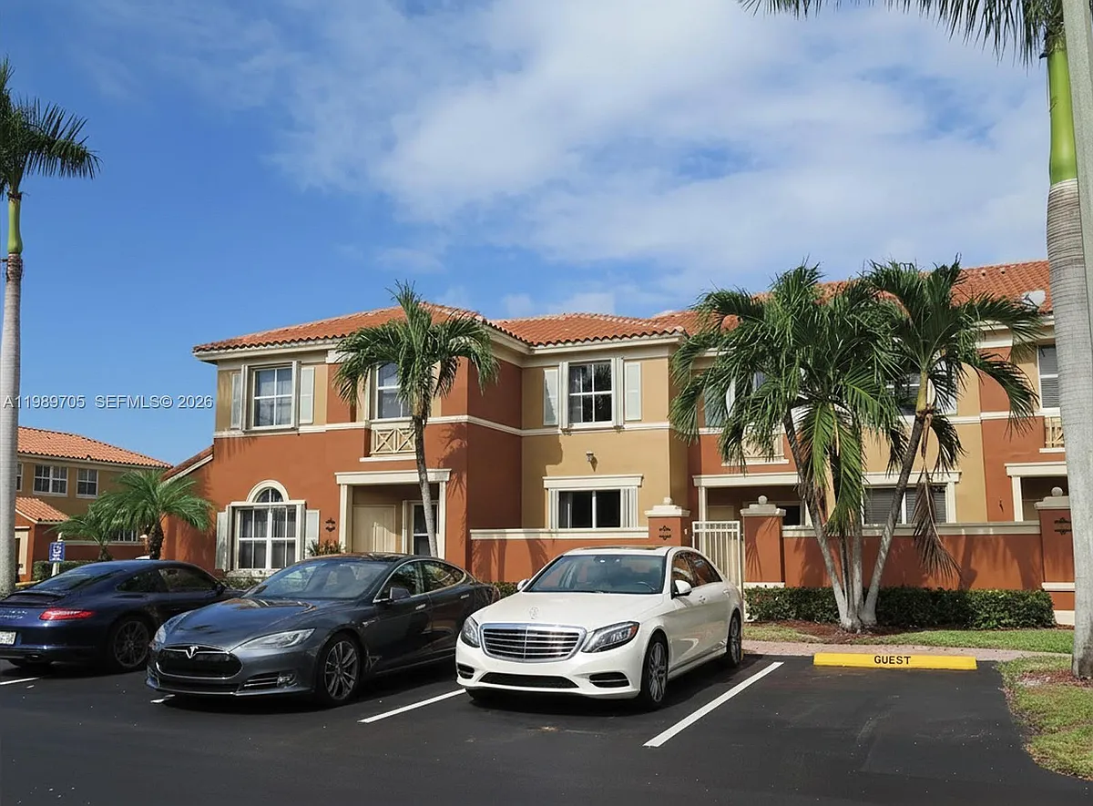 Building Photo - 11479 NW 60th Ter #373