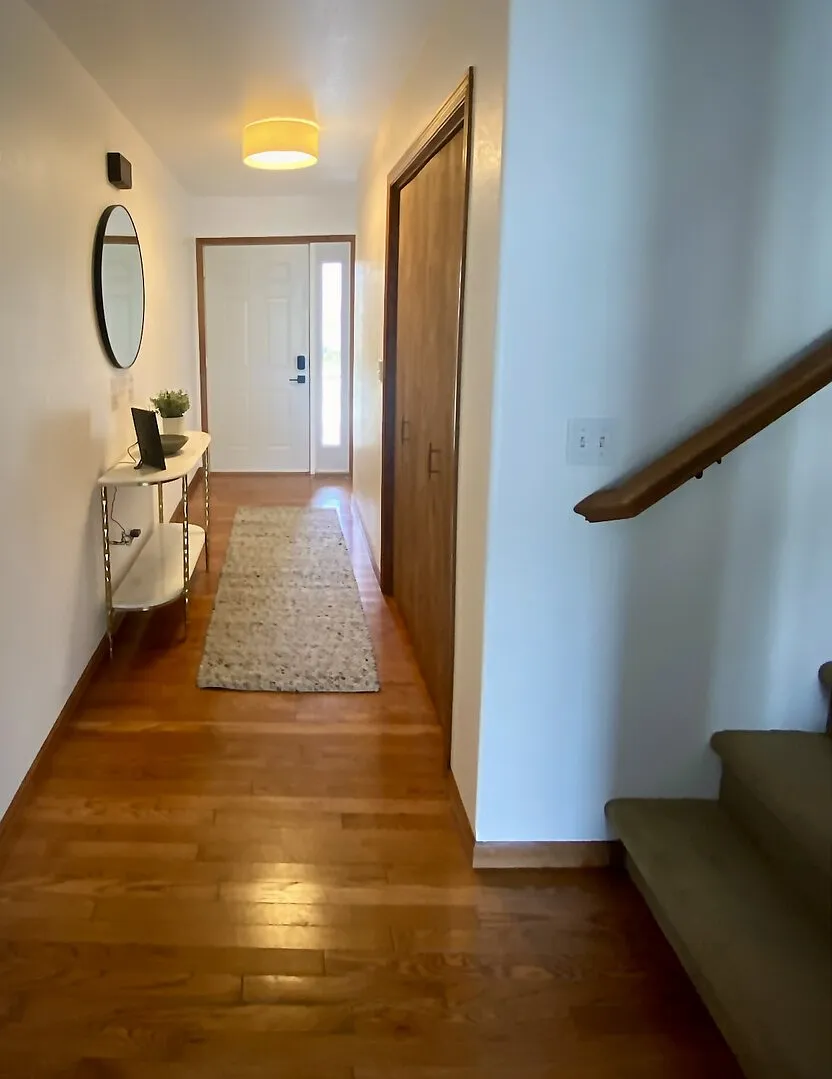 Townhome in Osgood Neighborhood - close to everything! — Photo 1