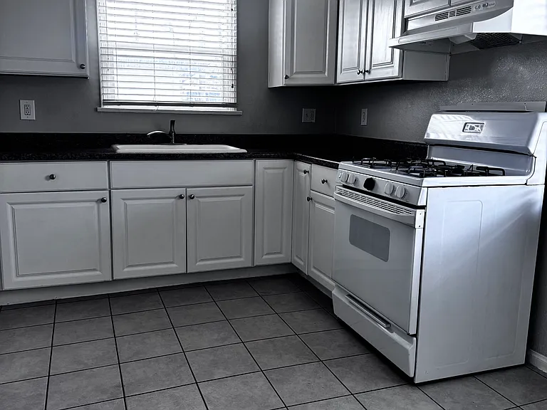 3961 Brockton Ave #4 — Photo 7