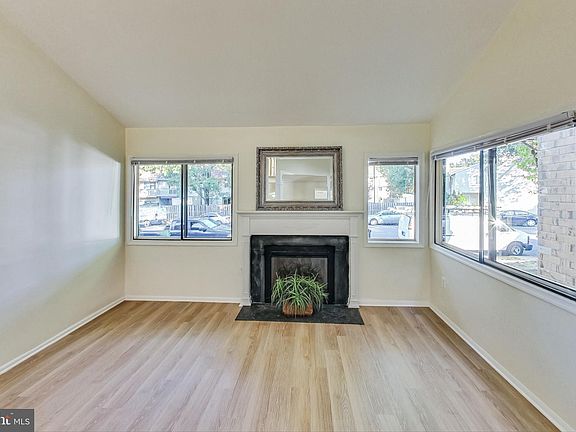 5th image of 2213 Saunders Dr