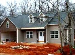 221 Parkwood Place Cir, Cornelia, GA 30531