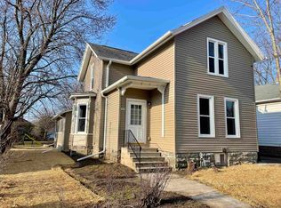 1009 Otter Ave, Oshkosh, WI 54901