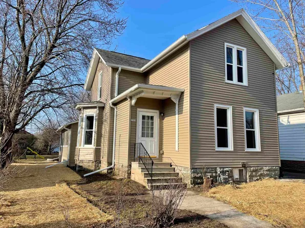 1009 Otter Ave, Oshkosh, WI 54901