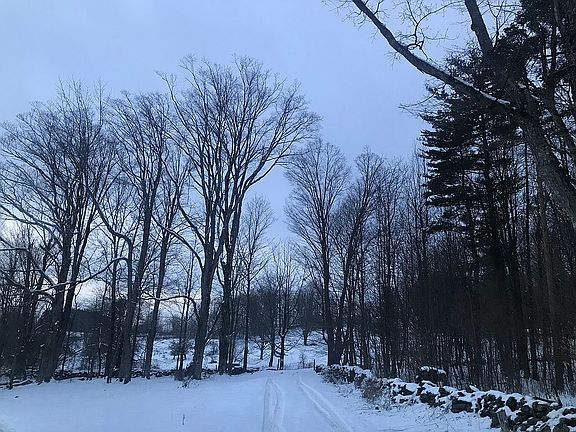 3rd image of 925 Teed Hill Rd