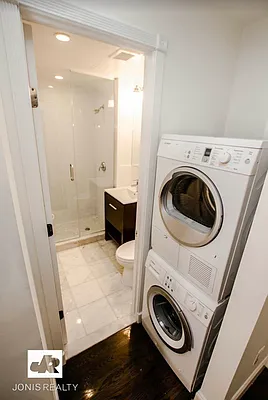 Rented by Jonis Realty | media 7