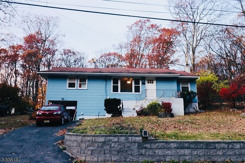 1st image of 185 Valley View Dr