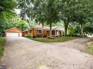 602 Fagan Dr, Fredericksburg, VA 22405