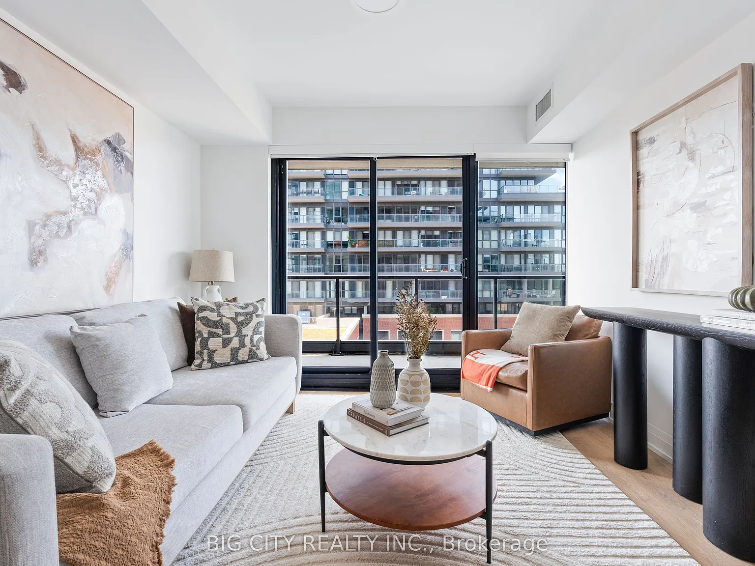 1 bed, $2,300 — Photo 4