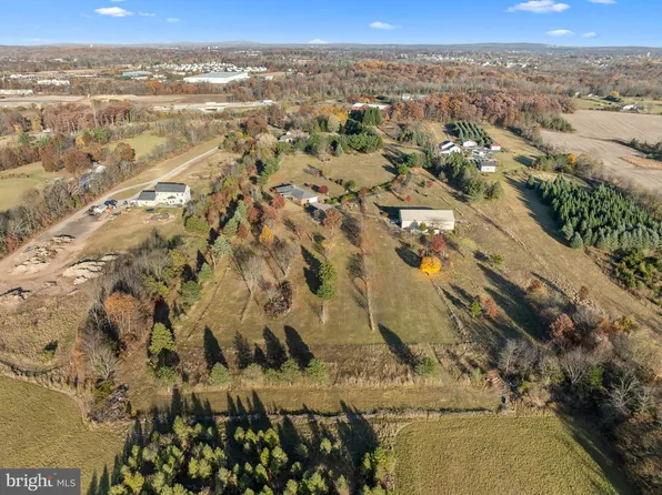 1990 Krammes Rd, Quakertown, PA 18951