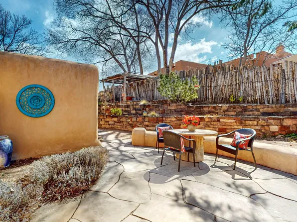 101 Victoria St, Santa Fe, NM 87505