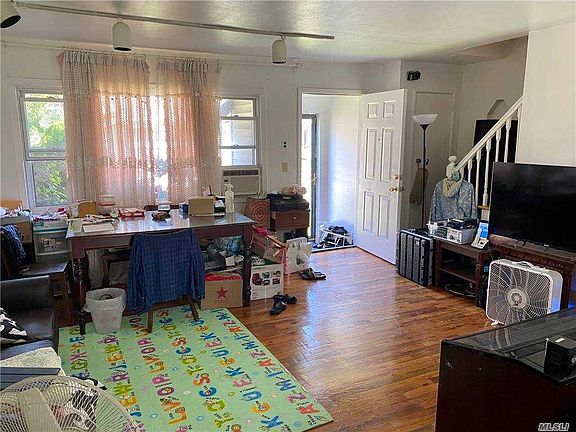 5th image of 43 Virginia Ave