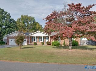 14233 Peek Dr, Athens, AL 35611