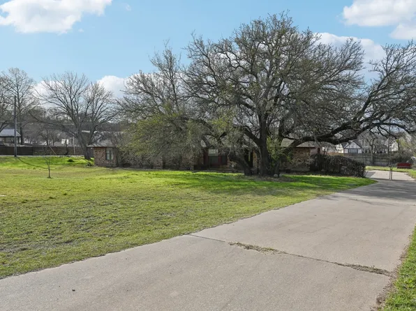 735 Royal View Ct, Willow Park, TX 76087