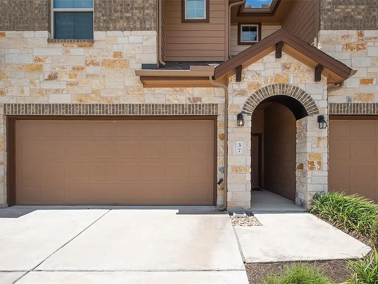 1001 Zodiac Ln #37 — Photo 2