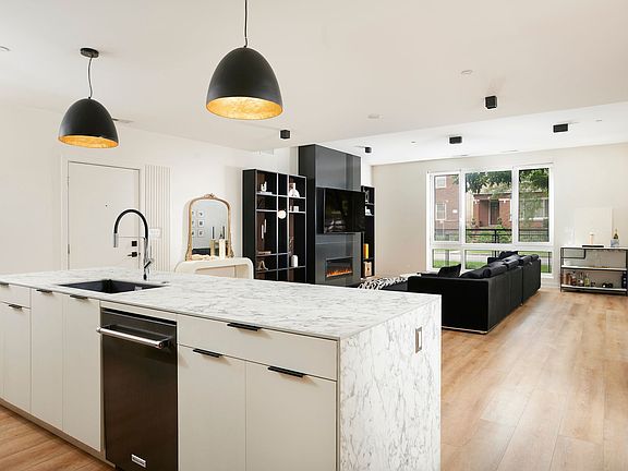 5th image of 4153 W Melrose St #1E