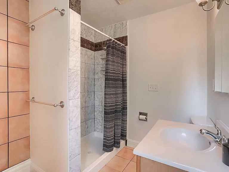 431 W 1st Ave — Photo 19