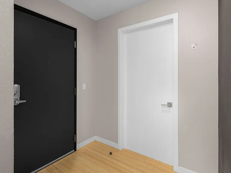 2717 Western Ave #530 — Photo 23