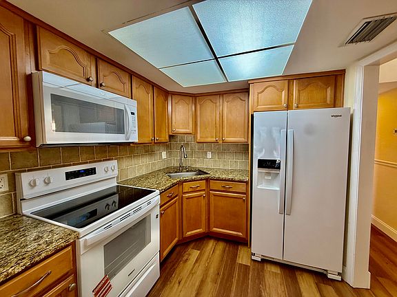 3rd image of 342 Southwind Dr APT 122
