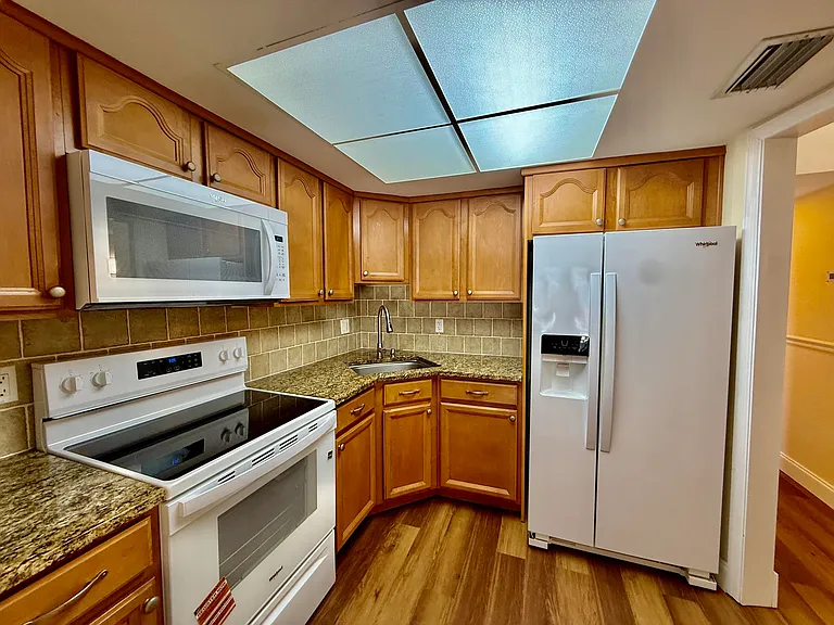 342 Southwind Dr #122 — Photo 3