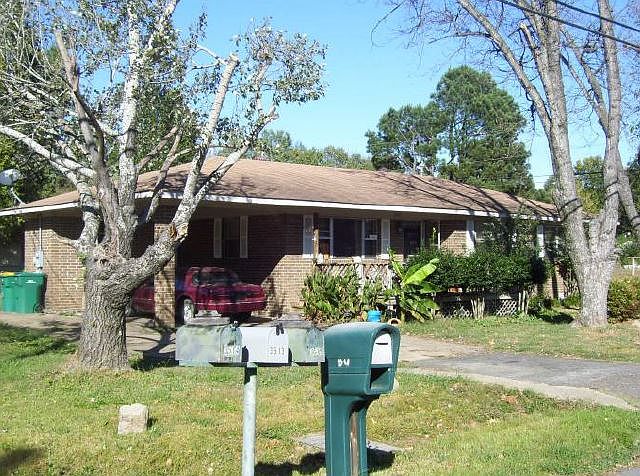 2nd image of 3517 E 5th St