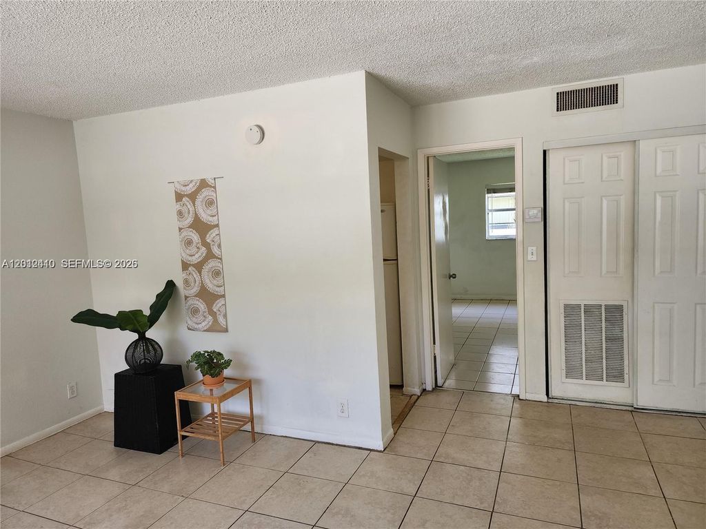 241 SE 9th Ave APT 103, photo 2