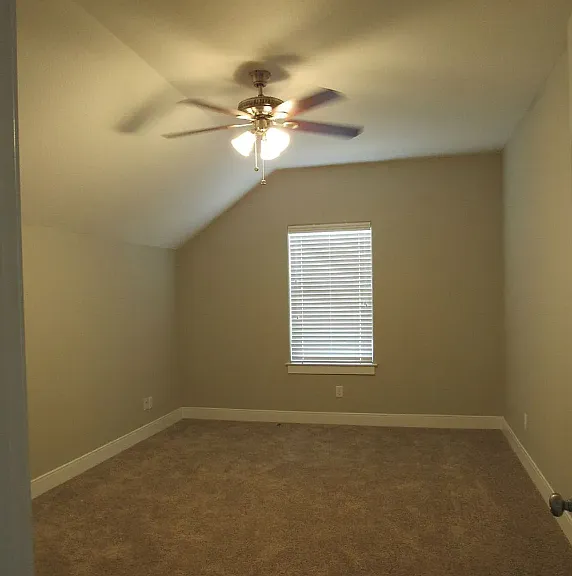 122 Waverly Dr — Photo 6