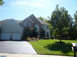 25 Glacier Dr, West Windsor, NJ 08550