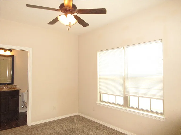 405A Ash St — Photo 15