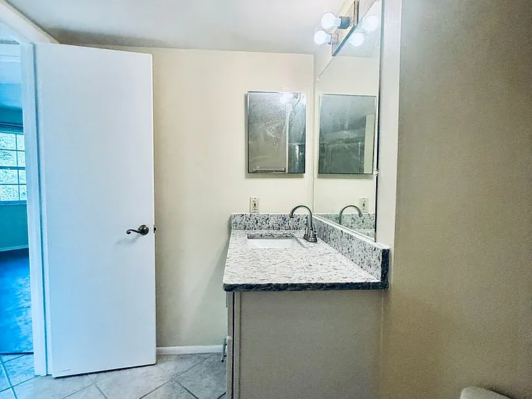 915 Sonesta Ave NE #203 — Photo 13