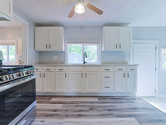 5th image of 104 Clyborn St