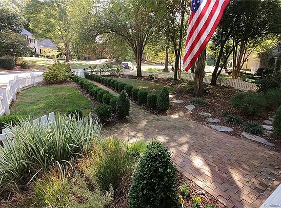 2nd image of 6604 Summer Darby Ln