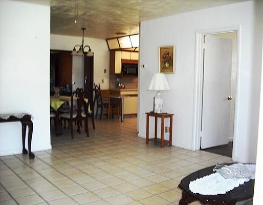4th image of 4420 NW 33rd St