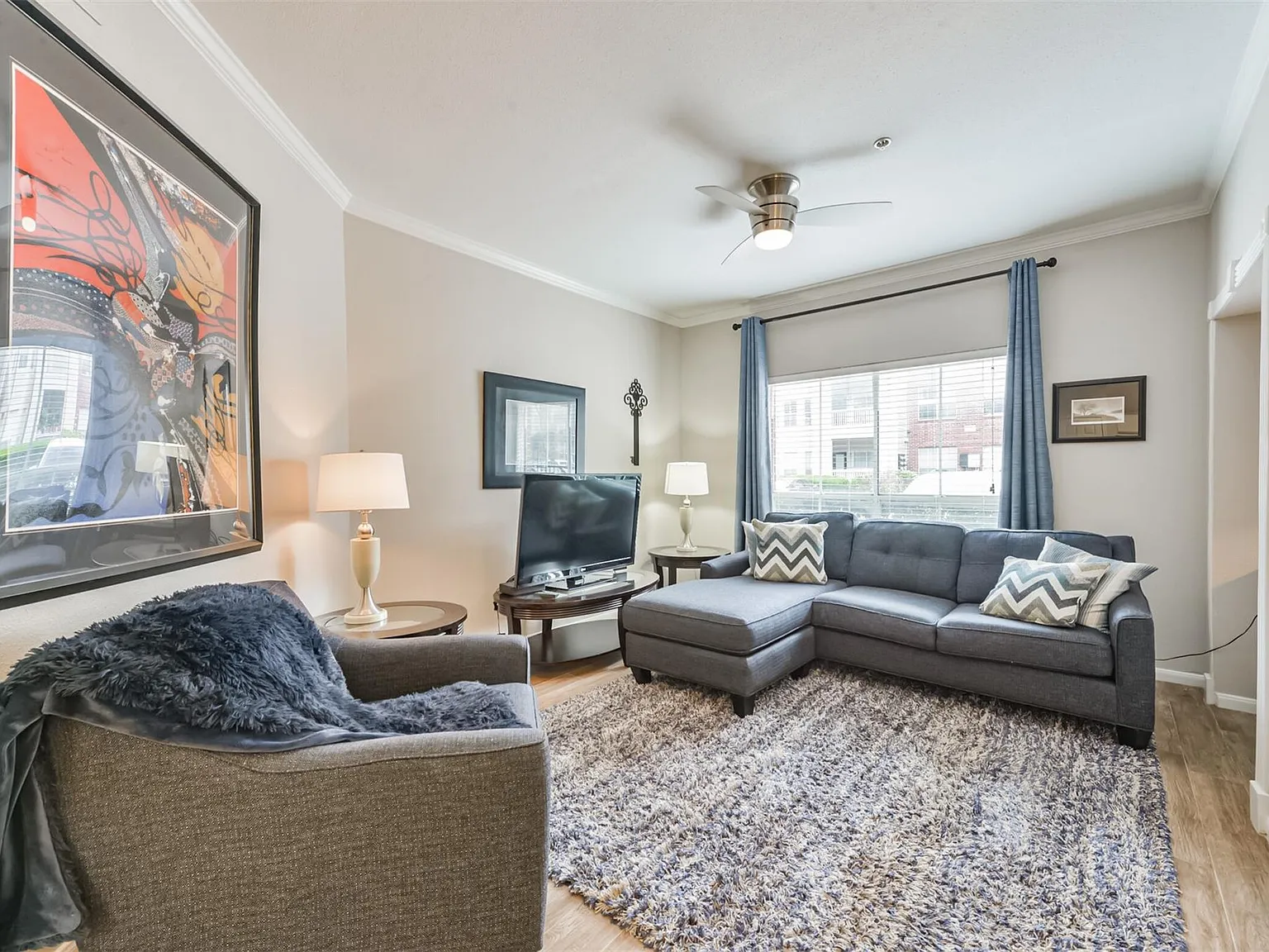 1 bed, 1.0 bath, 726 sqft, $1,399 — Photo 3