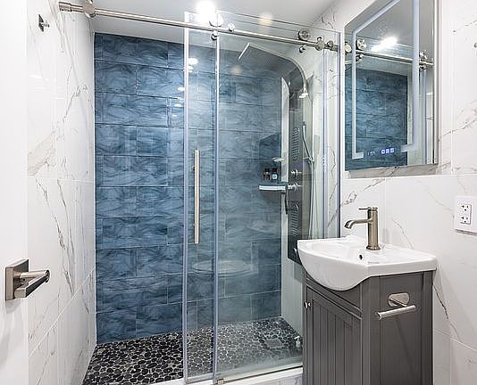 2nd image of 235 E 57th St APT 17A