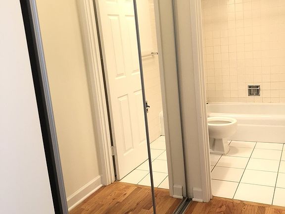 4th image of 5423 N Winthrop Ave APT 211