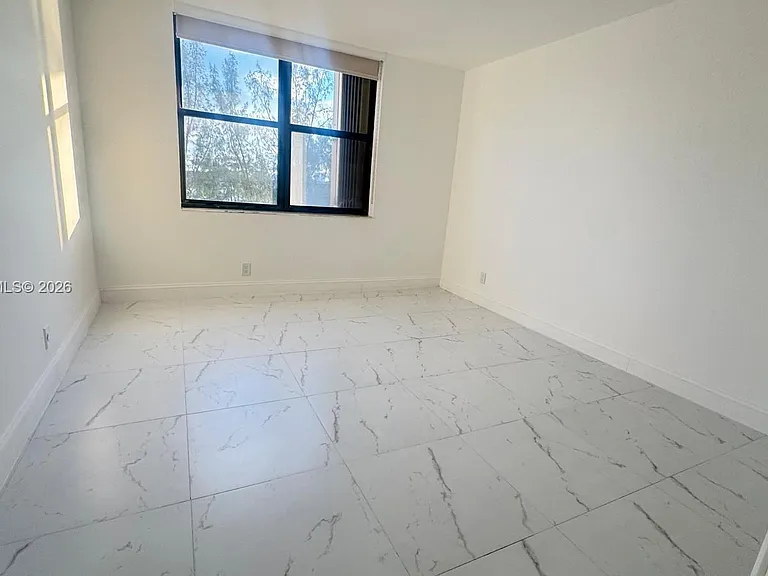 18151 NE 31st Ct #707 — Photo 12