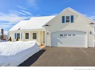 11 Silk Ter, Manchester, CT 06040