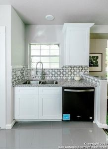 214 Douglas Way St, San Antonio, TX, 78210