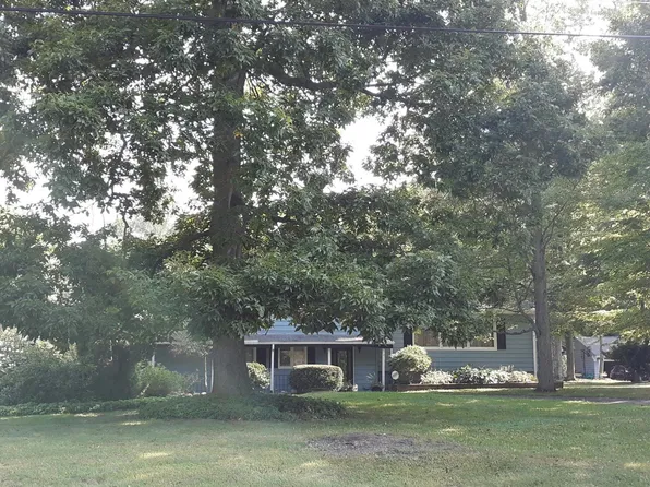 13389 Shady Ln, Chesterland, OH 44026