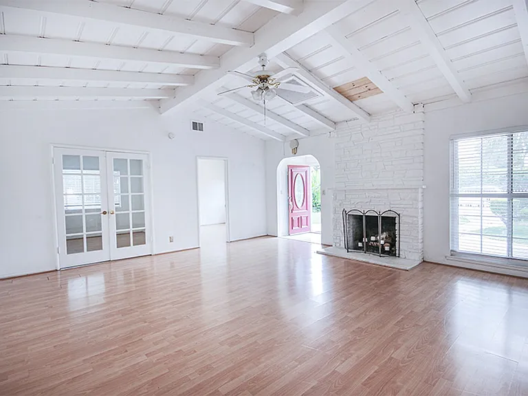9381 Nichols Dr — Photo 3